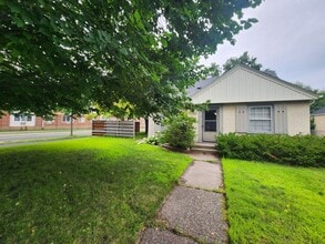 Building Photo - Charming Richfield Single-Family Home