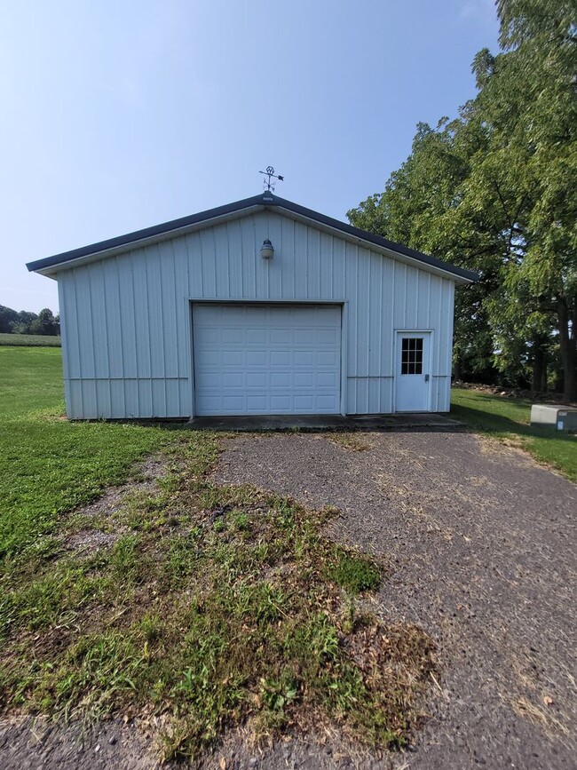 Building Photo - Country Views In Berks County-one pet allowed