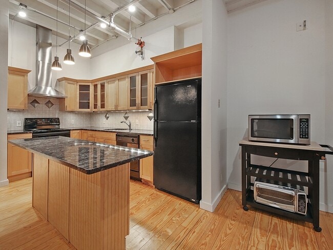 Building Photo - 107 South St