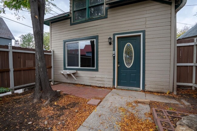 Building Photo - 861 Grand Ave