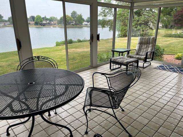 Building Photo - 1587 3 Lakes Dr