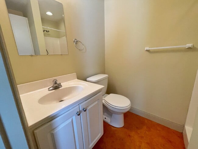 Building Photo - Historic Downtown | 4BR/4BA | Near Flagler College