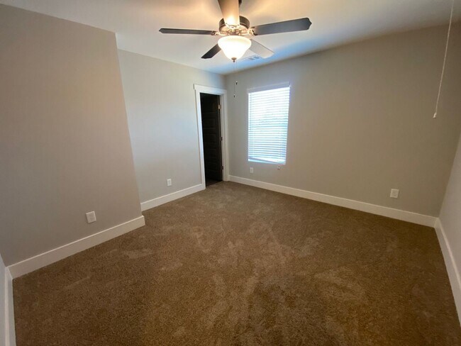 Building Photo - PRE-LEASING FOR AUGUST 2026! NEW CONSTRUCT...