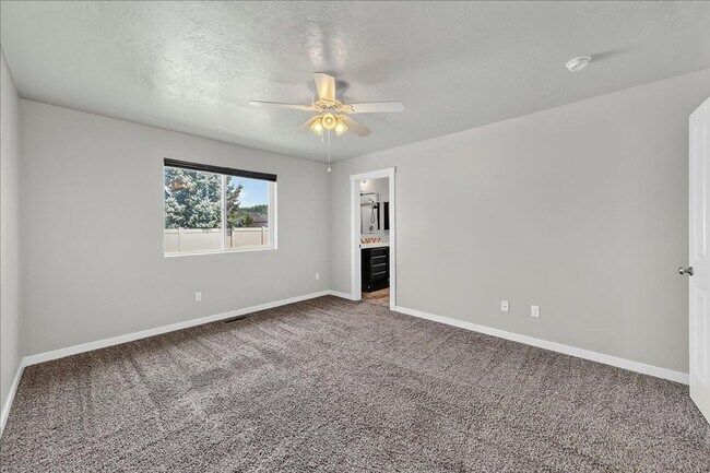Building Photo - Charming 3-Bedroom Home with Fenced Yard in the Heart of Meridian