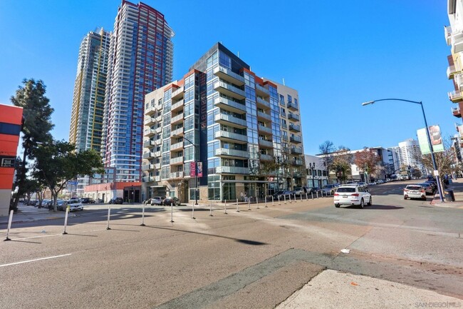 Building Photo - Urban 1 Bedroom Condo in East Village w/ B...