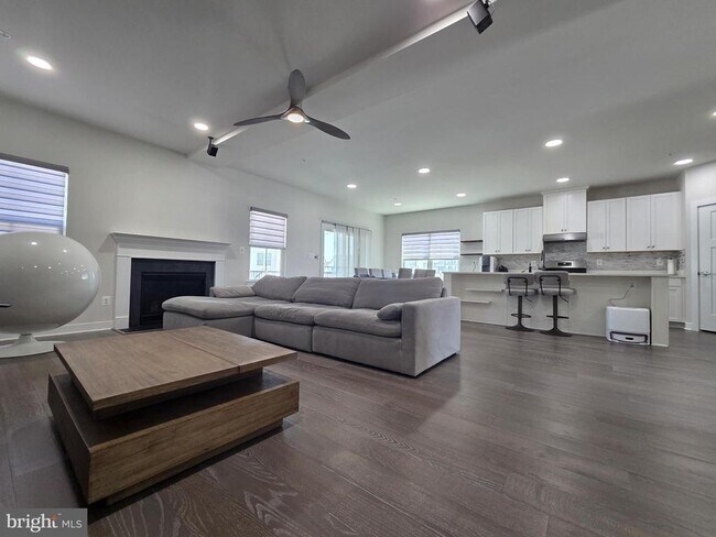 Building Photo - 7550 Mint Springs Ct