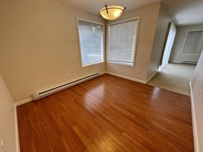 Building Photo - 1220 100th Pl NE