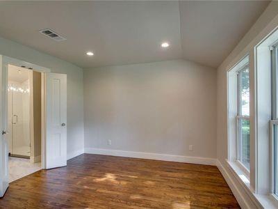 Building Photo - 3809 Carolyn Rd