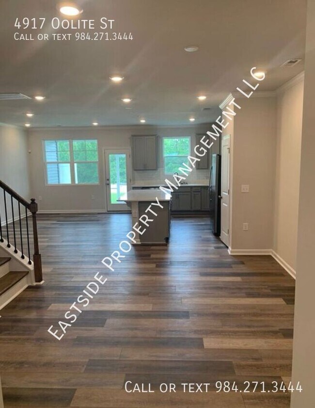 Building Photo - 4917 Oolite St
