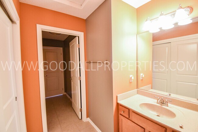 Building Photo - 4 Bedroom 4 Bath Executive Home in West Des Moines with a fenced in yard and a 3-car garage