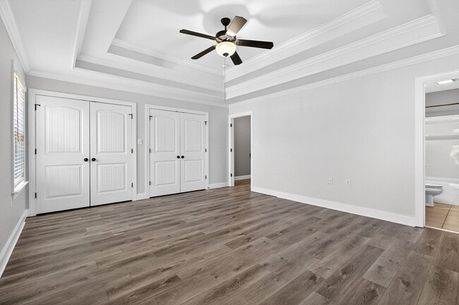 Building Photo - Luxury Size Townhome