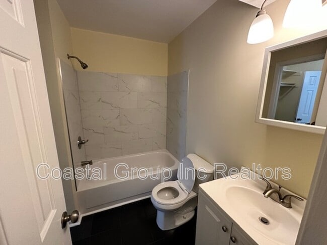 Building Photo - 715 Wolftrap Ln