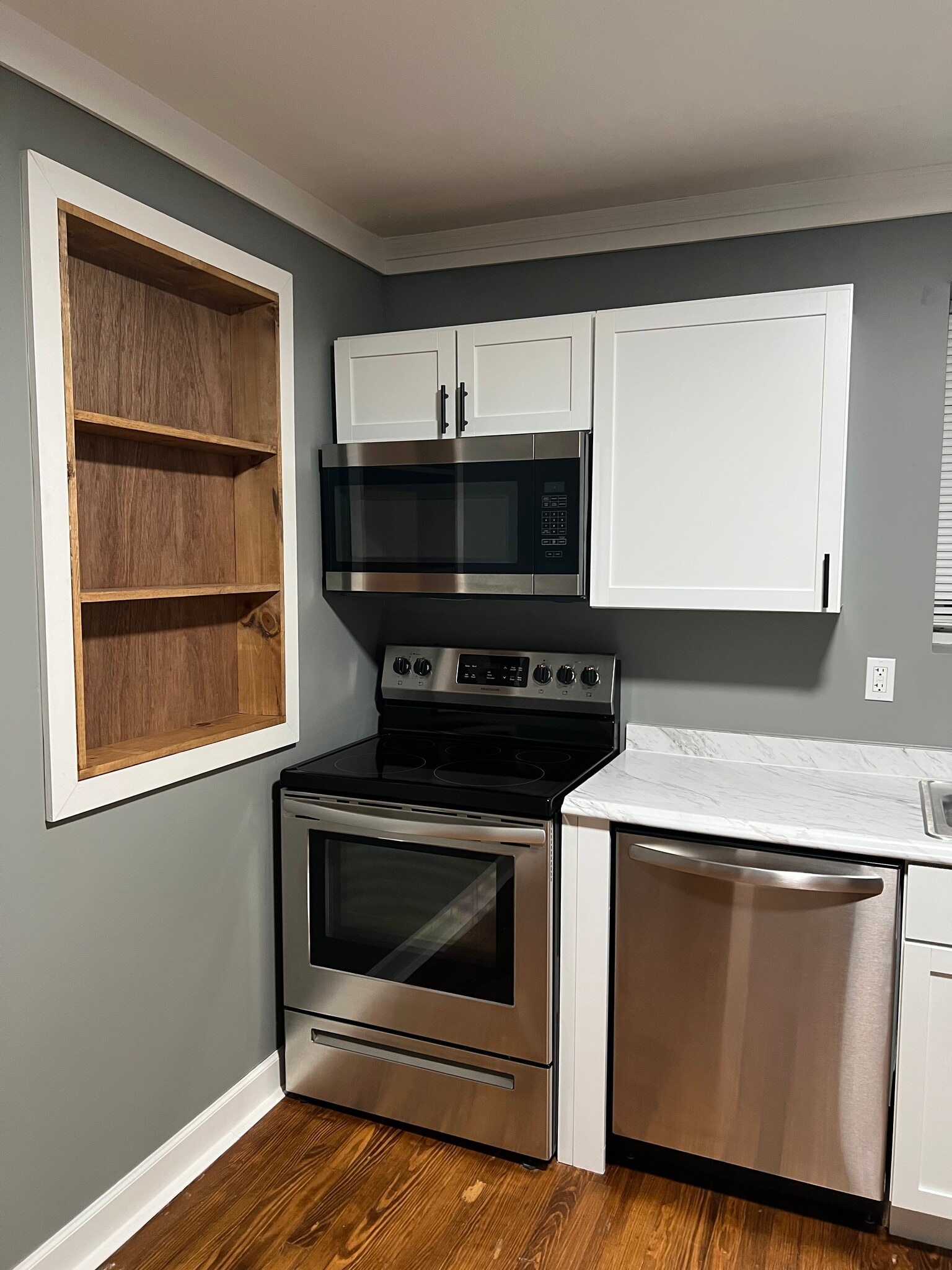 kitchen - 6435 Myron Ave