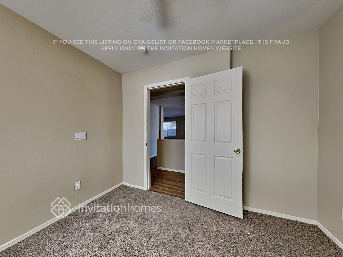 Building Photo - 10780 W Roanoke Ave