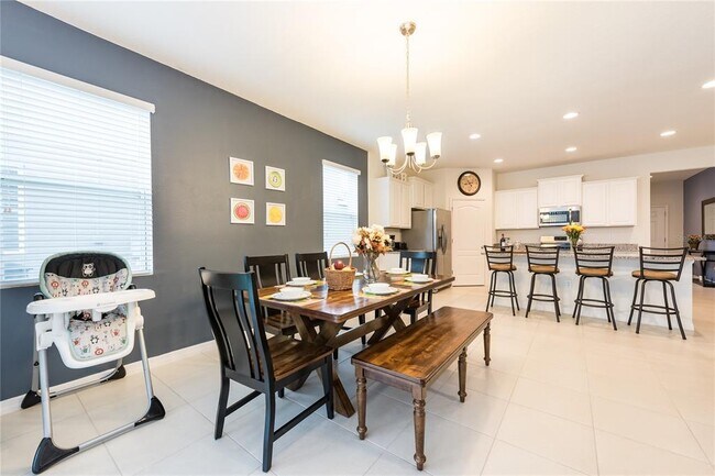 Building Photo - 5231 Wildwood Wy