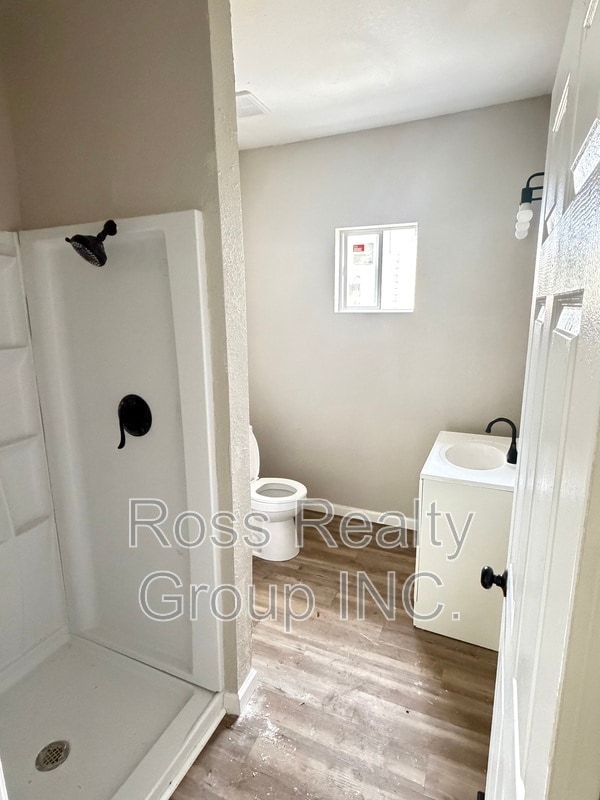 Building Photo - 1441 N Erie St