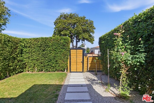 Building Photo - 6415 Madden Ave