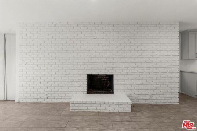 Building Photo - 262 MacDonald St