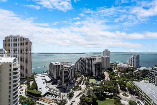 Building Photo - 900 Brickell Key Blvd