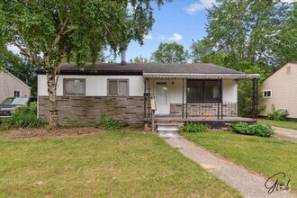 Building Photo - 2 bedroom $1300
