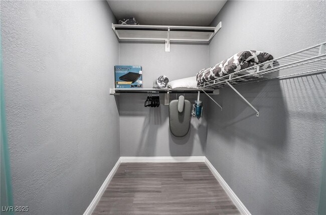 Building Photo - 7439 Trudy Ln