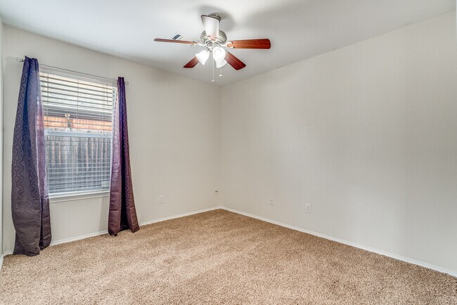 Building Photo - 3625 Garden Springs Dr