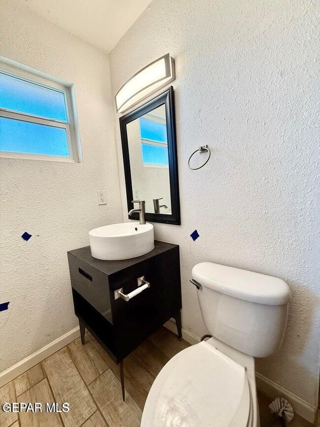 Building Photo - 10833 Cardigan Dr