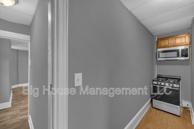 Building Photo - 339 E 25th St