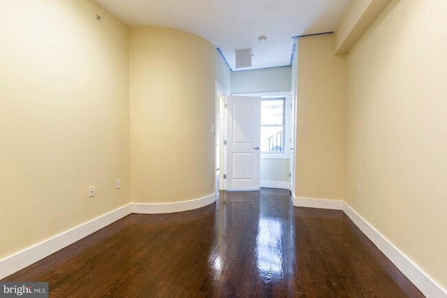 Building Photo - 838 N 15th St