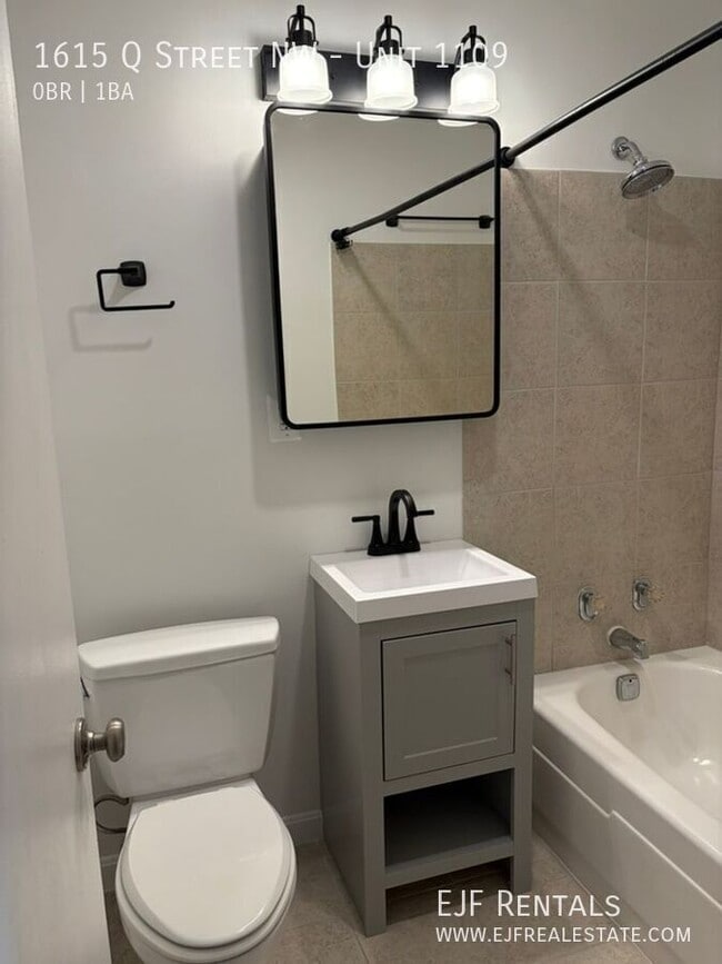 Building Photo - 1615 Q St NW