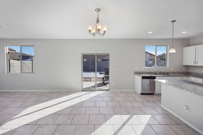 Building Photo - 7135 W Rancho Dr