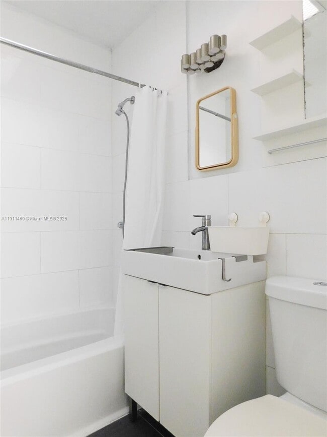 Building Photo - 1247 Marseille Dr