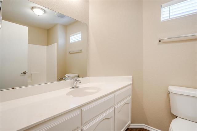 Building Photo - 1116 Boxwood Dr