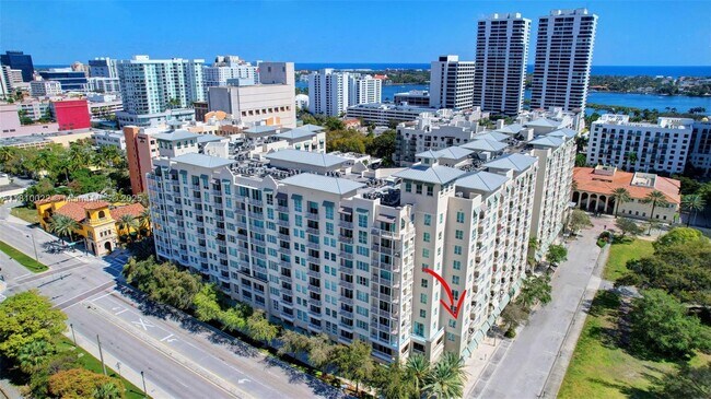 Building Photo - 480 Hibiscus St