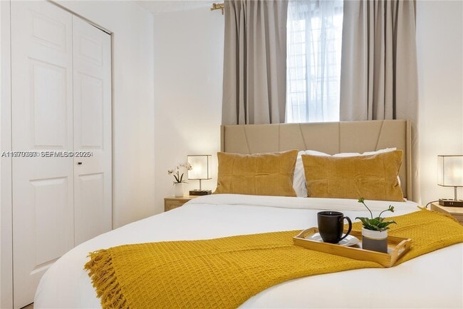 Building Photo - 815 NW 30th St