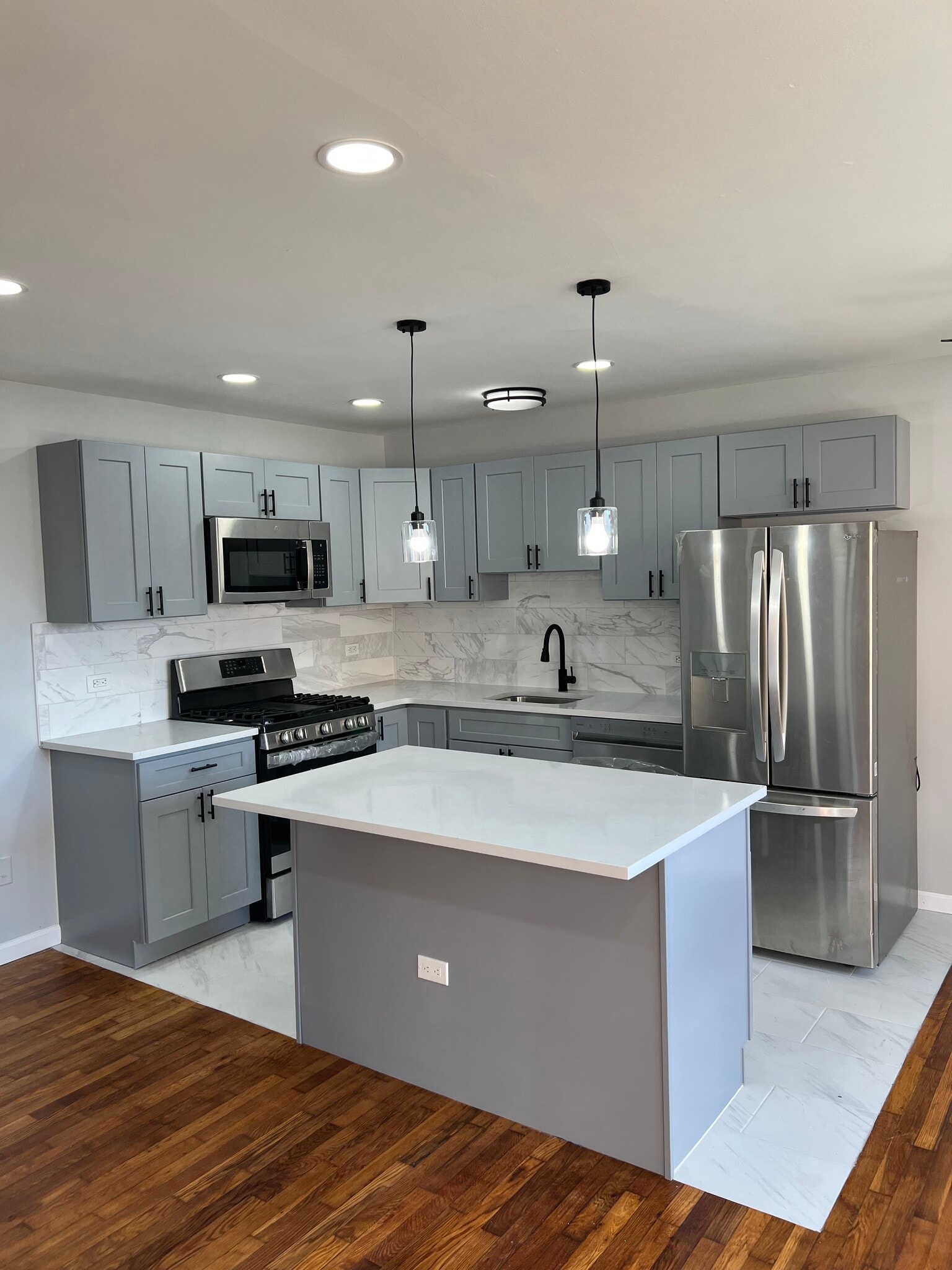 Building Photo - 924 Stuyvesant Ave