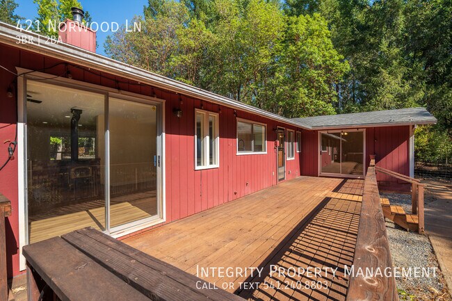 Building Photo - 421 Norwood Ln