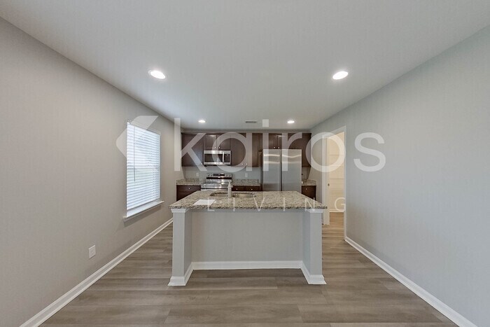 Building Photo - 105 Colonial Wy