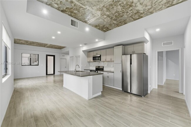 Building Photo - 1393 NW 31st Ave