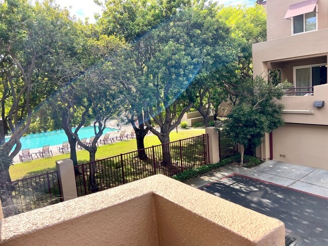 Building Photo - Working from home? This town home has a huge office area and large primary suite... plus a second...