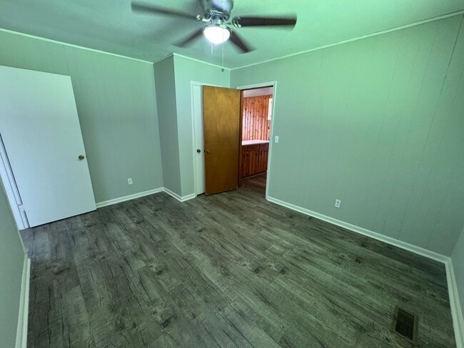Building Photo - Nice 3/1 House in Lindale- $1,395