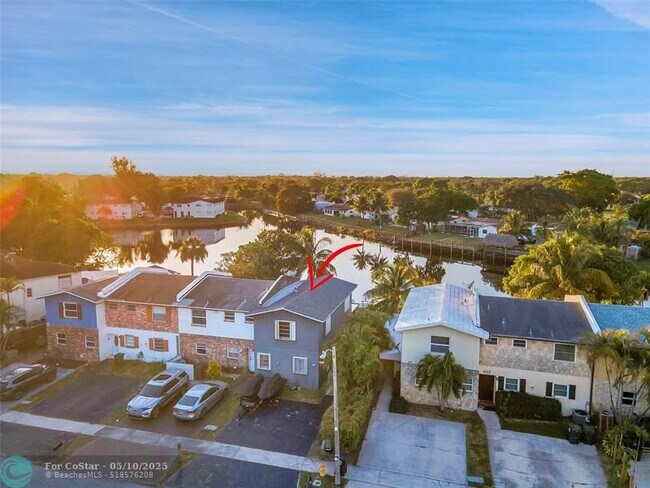 Building Photo - 447 Sunshine Dr