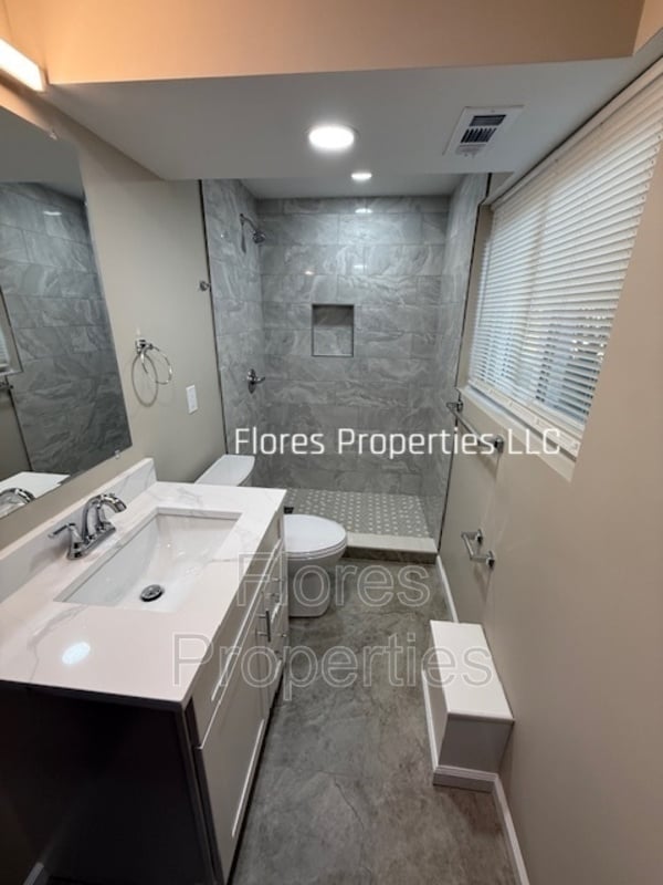 Building Photo - 1413 Cranwood Dr