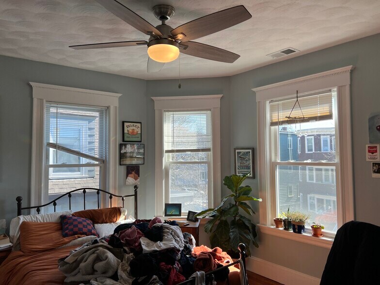 Building Photo - 305 Highland Ave