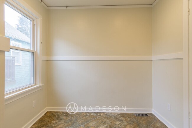 Building Photo - Charming First Hill Single Family House wi...