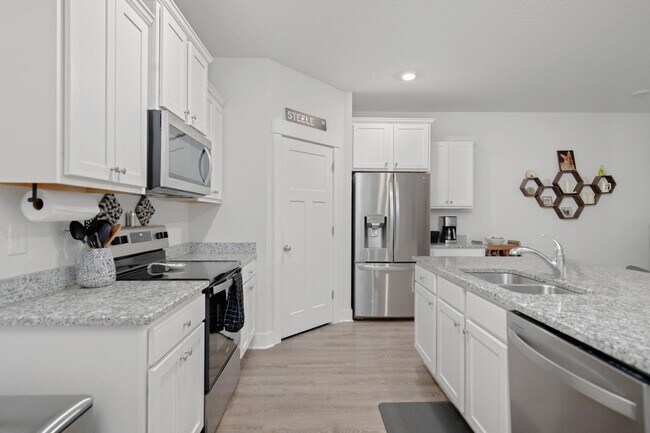 Building Photo - Your Gulf Breeze Dream Home Awaits in Forest Bay