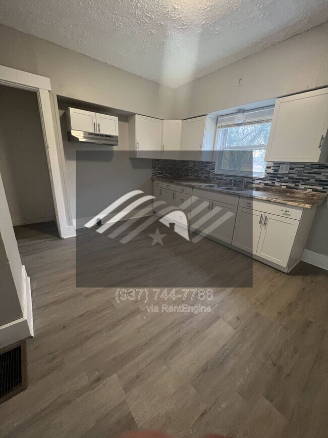 Building Photo - 2141 Philadelphia Dr