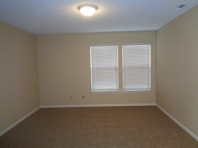 Building Photo - 2136 Olympia Dr