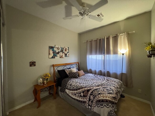 Building Photo - 3 BR Furnished w/Utilities-Vacation Rental- Laughlin Ranch