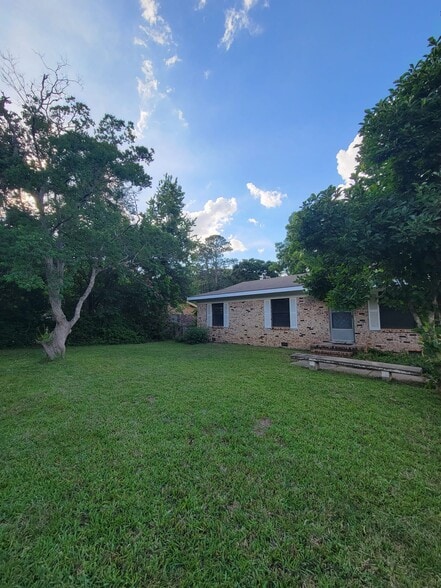 Building Photo - 3405 Granberry Dr
